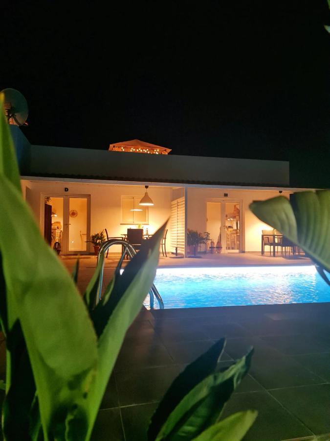 Villa Tino- Casa M ลอสยานอส เด อารีดาเน ภายนอก รูปภาพ